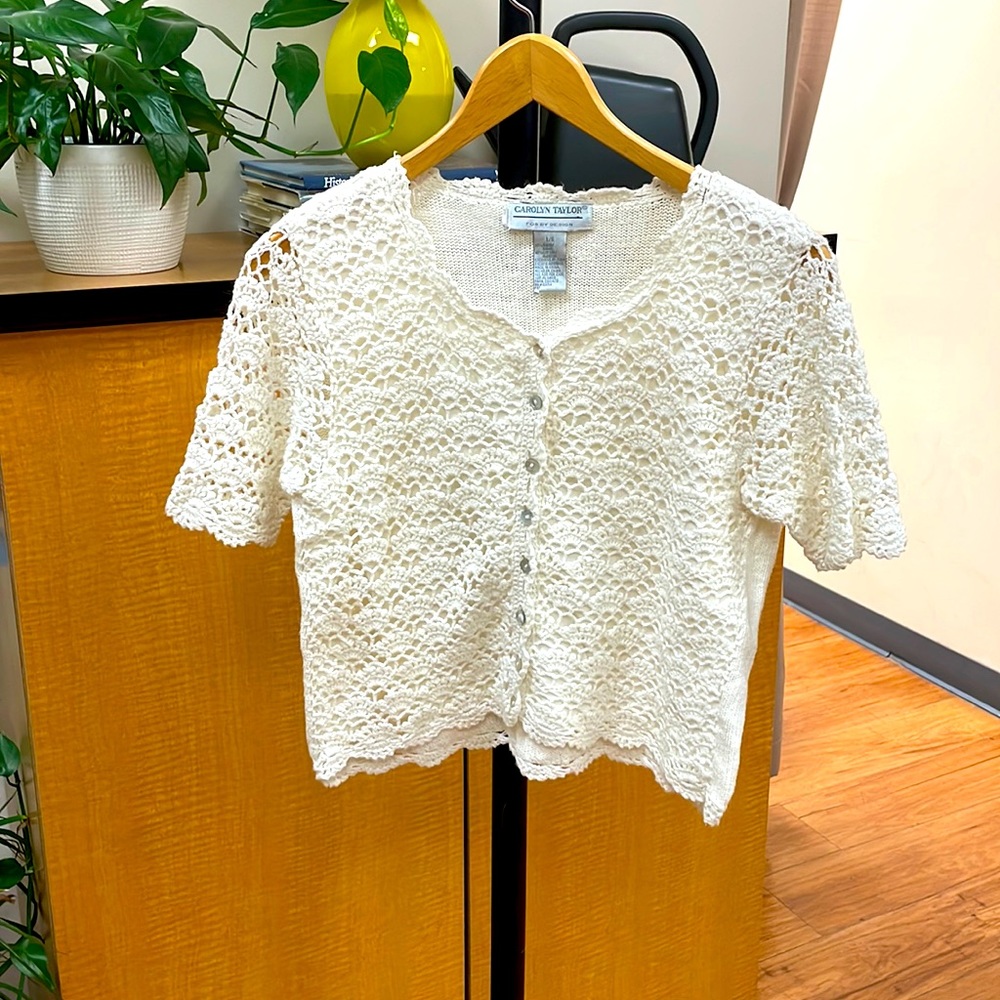 Vintage cropped crochet off white top